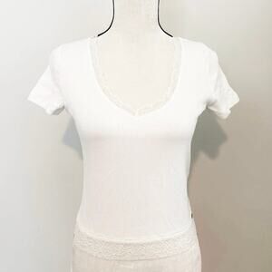 NWOT Hollister California White Lace Trim Ribbed Short Sleeve Top Size M
